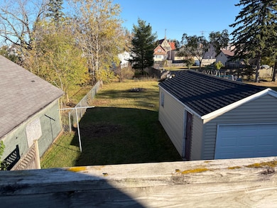 Balcony-BackYard_4146