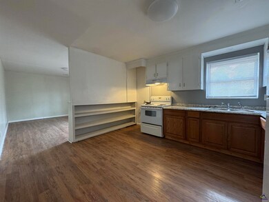 33 Mitchell St unit B, Hawkinsville, GA 31036 - photo 5