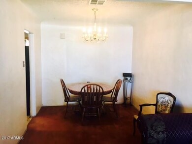 Palm ln-formal dining
