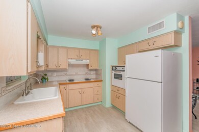 Kitchen 968 Trinidad Patio 968 Trinidad0