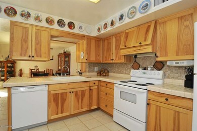 KITCHEN - HICKORY CABINETS