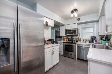 10735 Schuur St, Portage, MI 49024 - photo 7