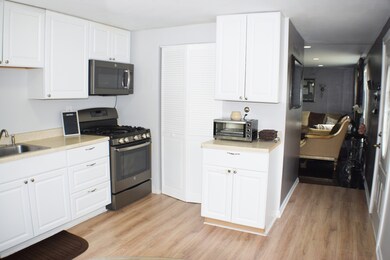 100 Siesta Rd, Carpentersville, IL 60110 - photo 3