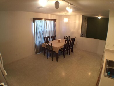 Dining02