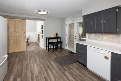 Notice the barn door!