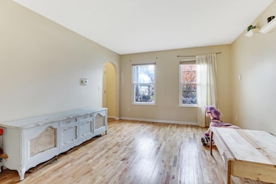 1181 Onslow Dr, Columbus, OH 43204 - photo 6