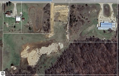 8386 E Sidney Rd, Crystal, MI 48818 - photo 2