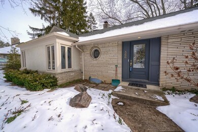 366 S Broadleigh (1)