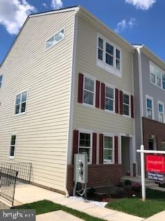 1719 28th Place SE unit B, Washington, DC 20020 - photo 2