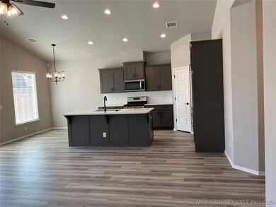 6611 S Yellowood Ave, Broken Arrow, OK 74011 - photo 3