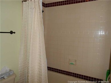 Master Bath/Spa. Tub/shower