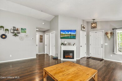 5-web-or-mls-Living-Room-2