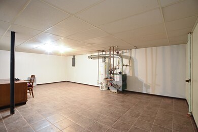 700 Keller Ave, Waukegan, IL 60085 - photo 2