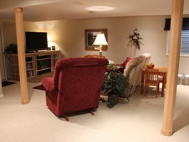 107 Pine Hill Dr, North Aurora, IL 60542 - photo 4