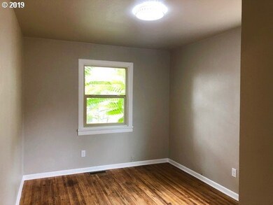 661 NW 8th St, Pendleton, OR 97801 - photo 7