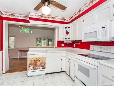 9 Moody Rd, Asheville, NC 28806 - photo 6