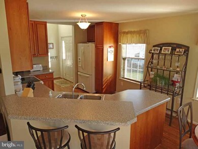 286 Hampshire Dr, Sellersville, PA 18960 - photo 5