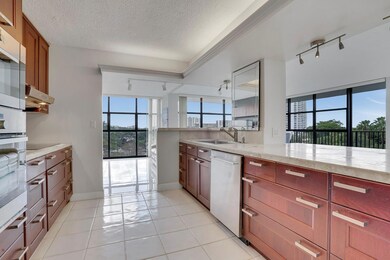 600 Parkview Dr unit 531, Hallandale Beach, FL 33009 - photo 7