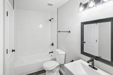 18014 Chantilly Ln, Hazel Crest, IL 60429 - photo 7