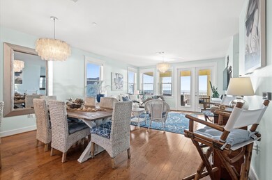 SEA GRACE has spectacular views of the Gulf from a