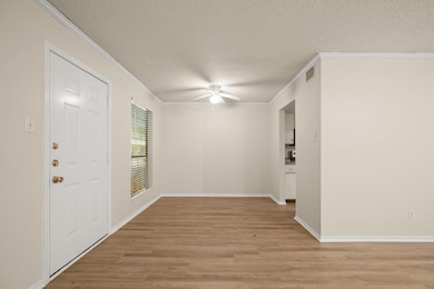 2401 Leon St unit 105, Austin, TX 78705 - photo 5