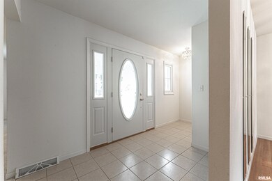 1504 Rutledge Dr, Lincoln, IL 62656 - photo 3