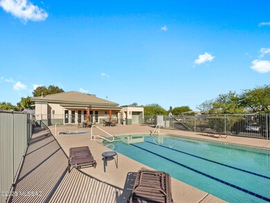 Community heated pool & spa