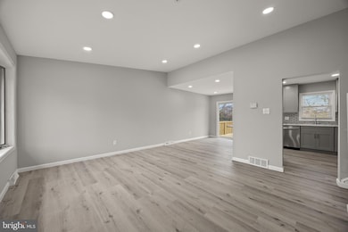 20 E Dickens Rd, Claymont, DE 19703 - photo 3