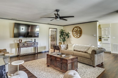 406 Candlelight Cir, Fredericksburg, TX 78624 - photo 7