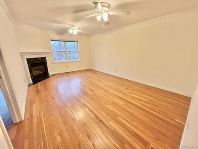 153 Montgomery Ave unit B, Scarsdale, NY 10583 - photo 2