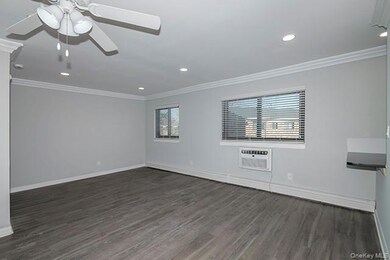 407 E Main St unit 407-5B, Bay Shore, NY 11706 - photo 4