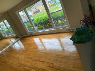 17310 Highland Ct, Hazel Crest, IL 60429 - photo 3