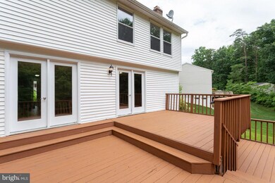 7415 Barkers Ct, Springfield, VA 22153 - photo 5