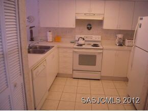 Full Sized Kitchen