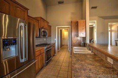 4310 S Tamarack Ave, Broken Arrow, OK 74011 - photo 4