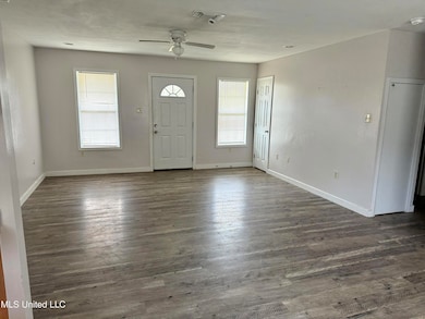 112 Adams Ave, Magee, MS 39111 - photo 3