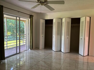 87 Windsor D, West Palm Beach, FL 33417 - photo 4