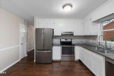 407 Damon St, Clayton, NC 27520 - photo 6