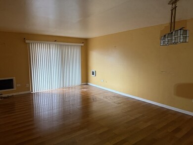 1636 W Estes Ave unit 108, Chicago, IL 60626 - photo 5