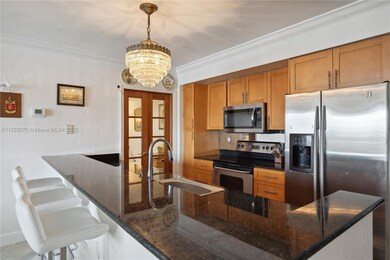 BUFFET/KITCHEN SEATING