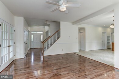 18845 Beaten Path Ct, Triangle, VA 22172 - photo 6