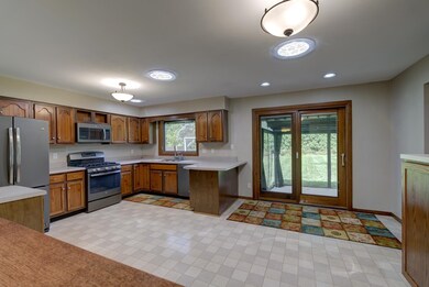 4838 Maple Ave, Fitchburg, WI 53711 - photo 4