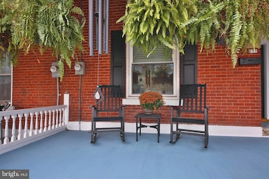 253 W Chestnut St, Souderton, PA 18964 - photo 3