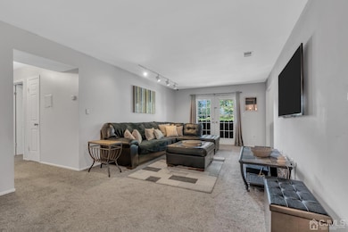 203 Newport Ct unit 2C, Fords, NJ 08863 - photo 3