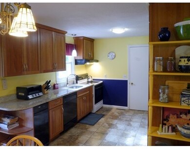 22 Woodlawn Rd, Hadley, MA 01035 - photo 3