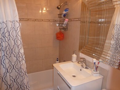 123 Mora Rd, Carpentersville, IL 60110 - photo 3