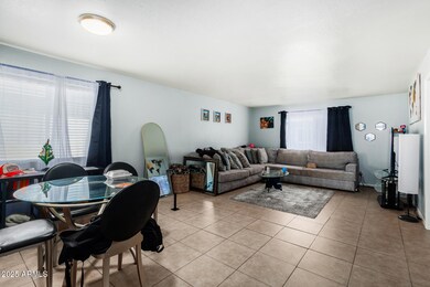 06 - Living Room