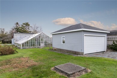 184 Peckham Ave, Middletown, RI 02842 - photo 5