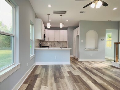 7928 Dyer St, Houston, TX 77088 - photo 7