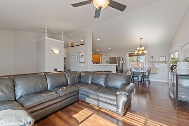 320 E Henschen St, Garner, IA 50438 - photo 6